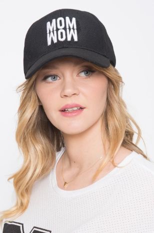 תמונה של כובע MOMWOW אדום