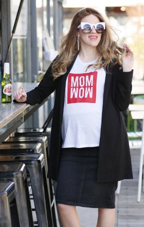 תמונה של חולצת הריון MOMWOW לבנה