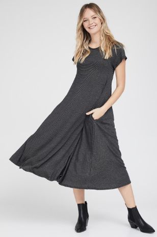 תמונה של שמלת הריון דריה שחורה פסים