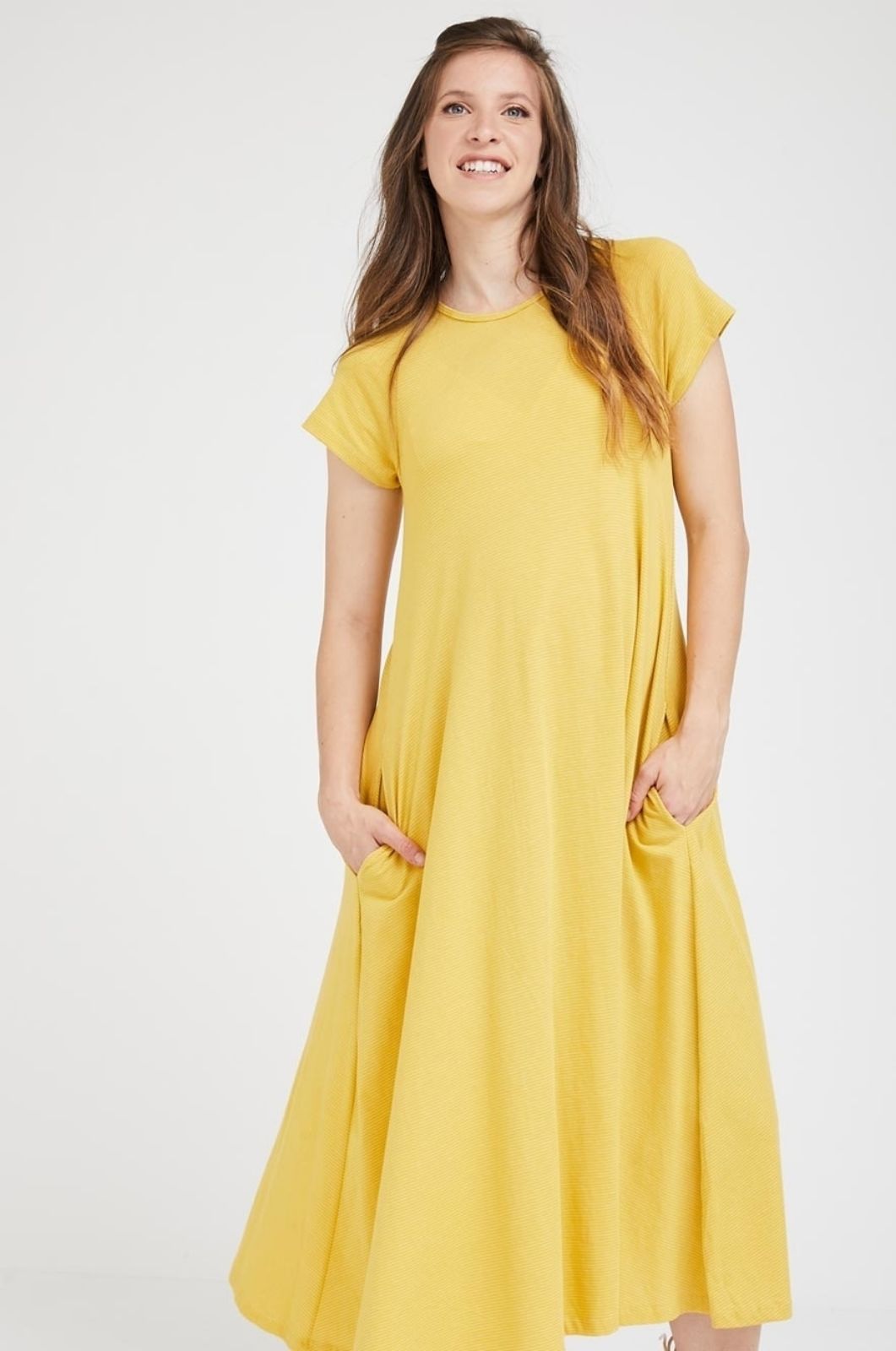 תמונה של שמלת הריון דריה צהובה פסים