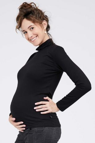 תמונה של חולצת גולף שחורה