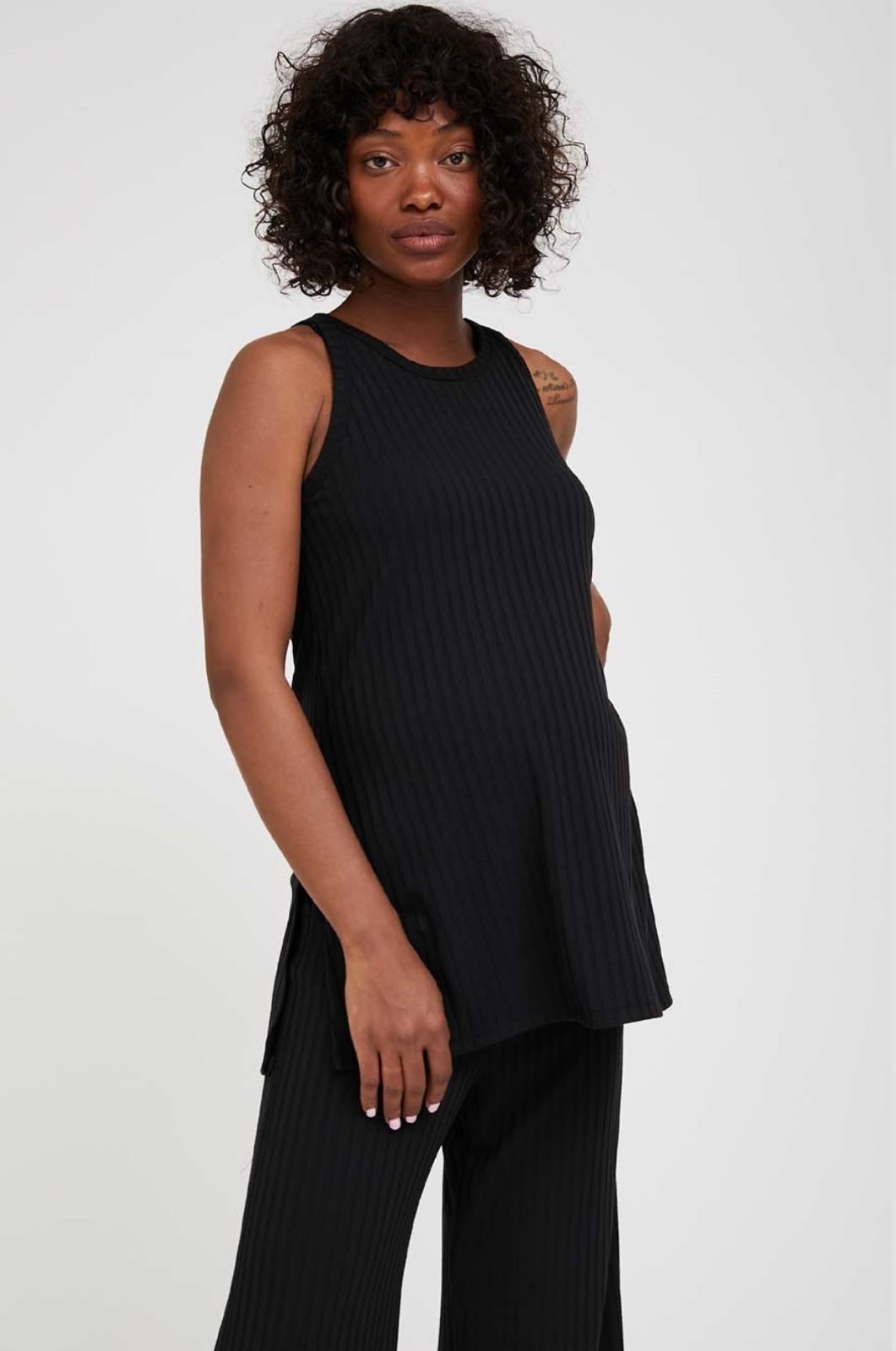 תמונה של גופייה להריון רובין שחורה 