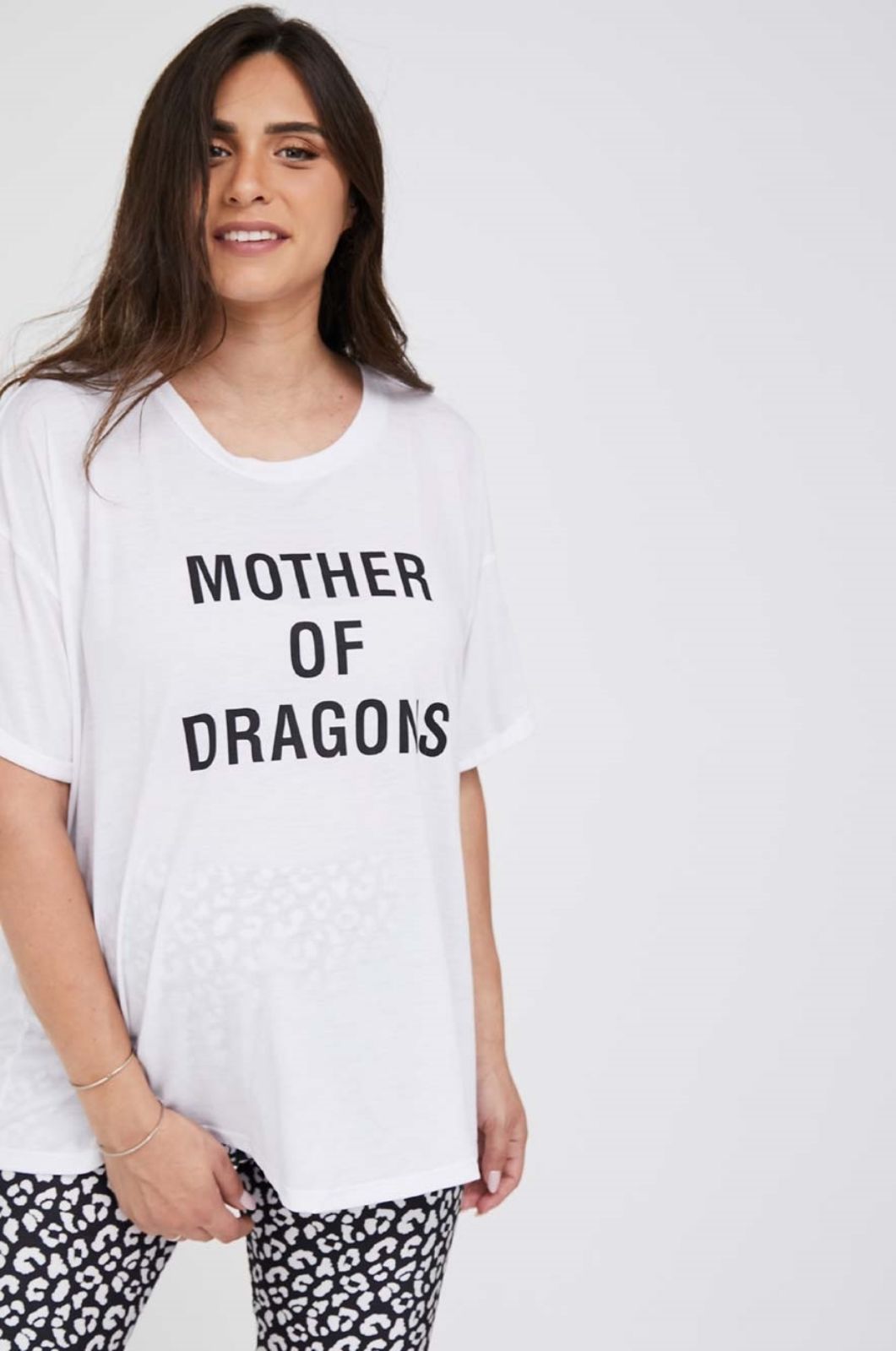 תמונה של טישרט הריון MOTHER OF DRAGONS לבנה