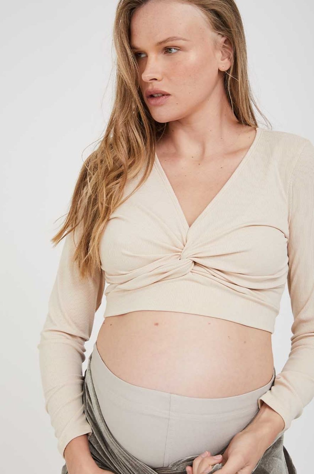 תמונה של קרופ טופ קשר להריון אבן