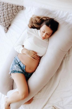 תמונה של כרית הריון והנקה אפורה (הריונית)