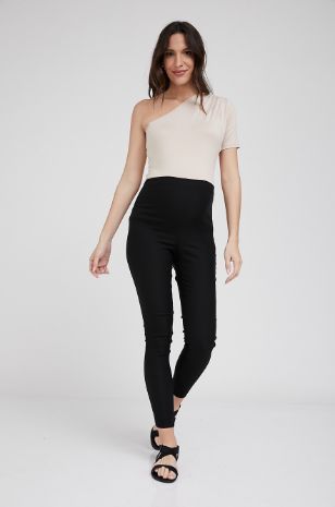 תמונה של טי-שירט הריון כתף אחת וקפלונים טבעי