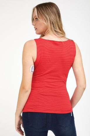 גופיית הריון והנקה אדום פסים