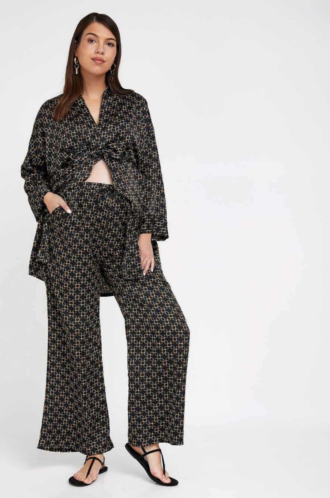 מכנסי הרפר הריון שחור מודפס	