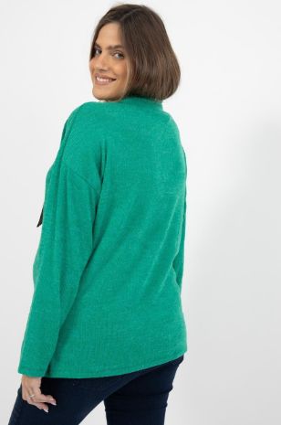 אישה לובשת סריג הריון יוליה ירוק בנטון של אבישג ארבל	