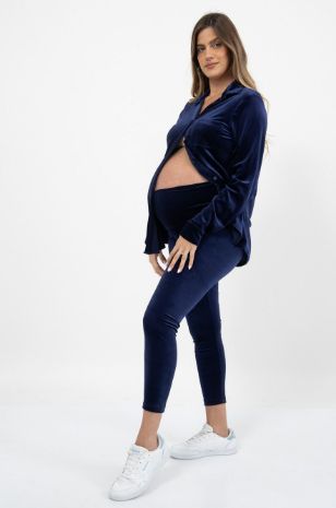 חולצת קטיפה כחולה של אבישג ארבל	