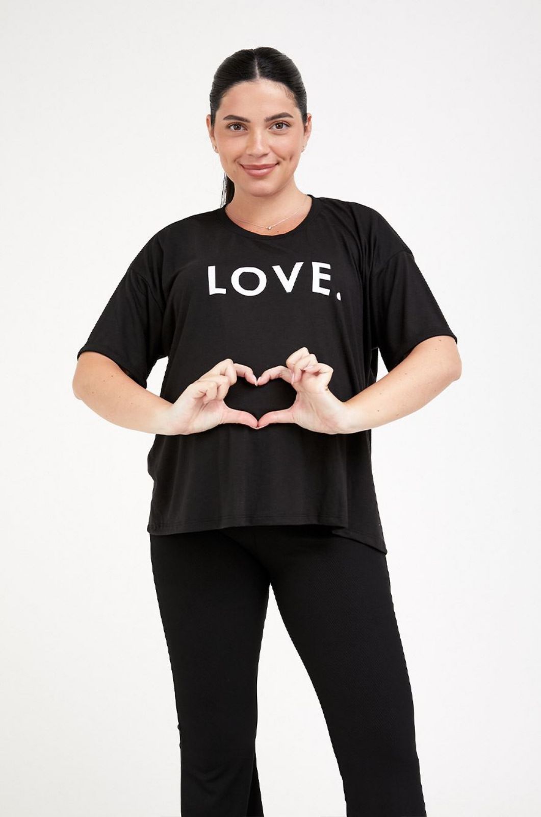 טי שירט הריון LOVE שחור ושמנת